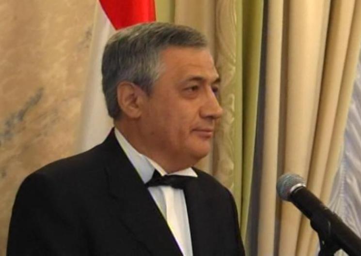 Мен интернеттен порно видео көріп, анамды сиқырладым.